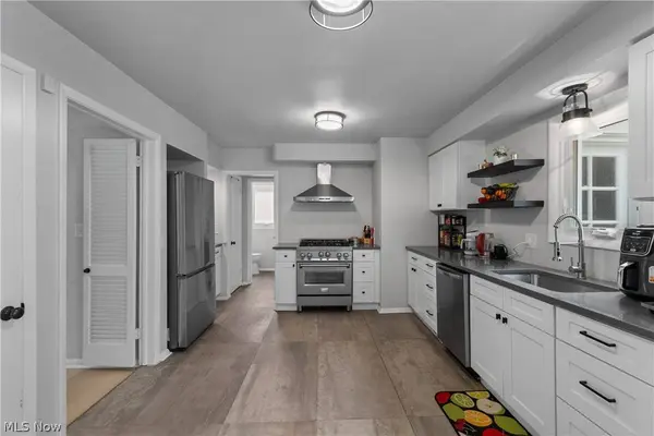 23650 Shelburne RD, Shaker Heights, OH 44122