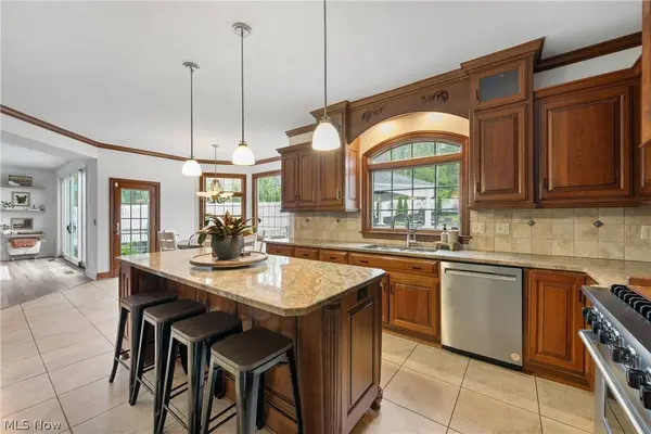 2515 Holgate RD, Akron, OH 44313