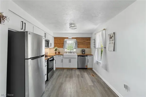 2443 Alliance RD, Deerfield, OH 44411