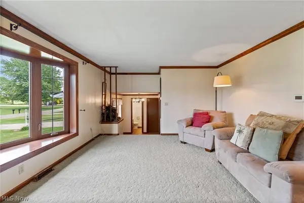 5070 Echovalley ST NW, North Canton, OH 44720