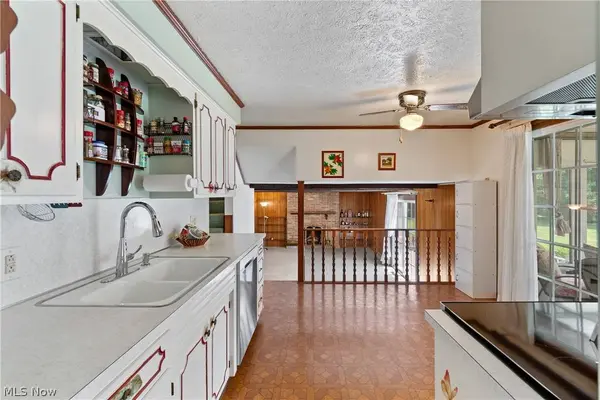 5070 Echovalley ST NW, North Canton, OH 44720
