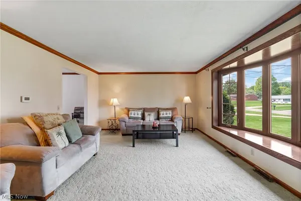 5070 Echovalley ST NW, North Canton, OH 44720