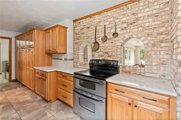 7434 Fenton RD NW, North Bloomfield, OH 44450