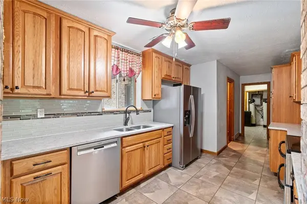 7434 Fenton RD NW, North Bloomfield, OH 44450
