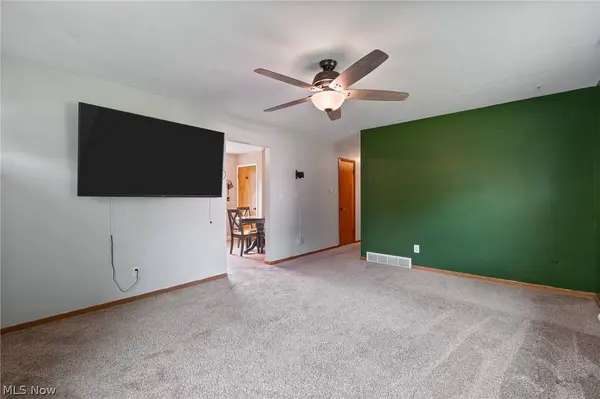 1880 Adelaide BLVD, Akron, OH 44305