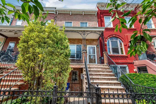 45 MONITOR ST #1, Jc Bergen-lafayett, NJ 07304