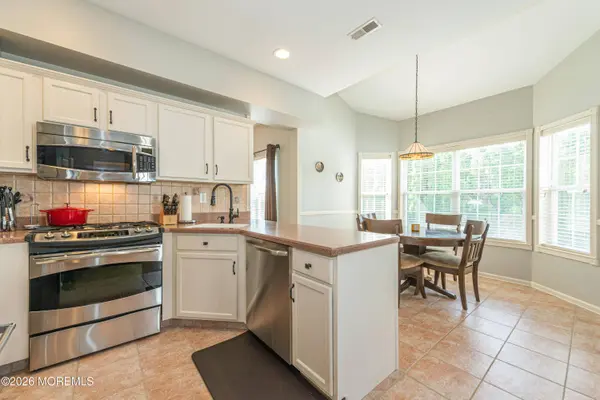 91 Nutmeg Road, Aberdeen, NJ 07747