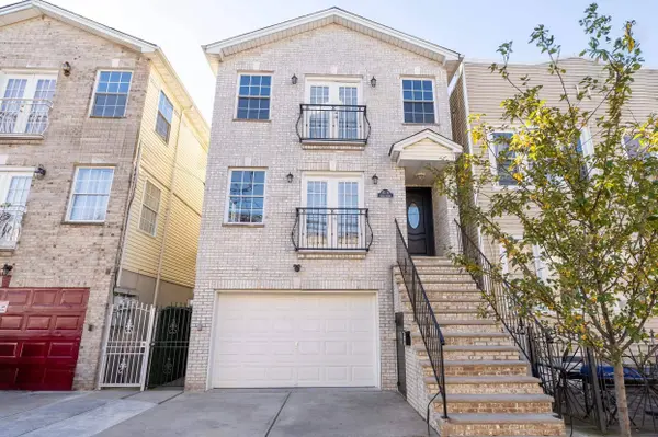 271.5 GRANT AVE #2, Jc West Bergen, NJ 07305