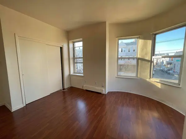 518-524 KENNEDY BLVD #2E, Bayonne, NJ 07002