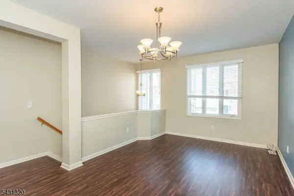 46 Devonshire Dr, Clifton City, NJ 07013