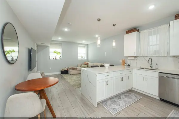 84 FERRY ST #1