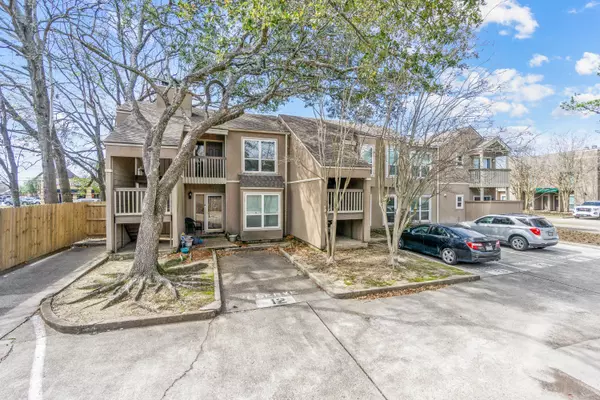 8155 Jefferson Hwy – Condo for Sale at The Jefferson Condos in Baton Rouge, LA,Tracy Mathis