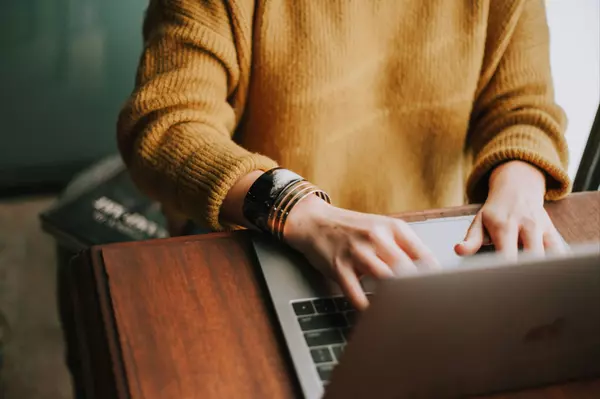 What Does “Under Contract” Really Mean?