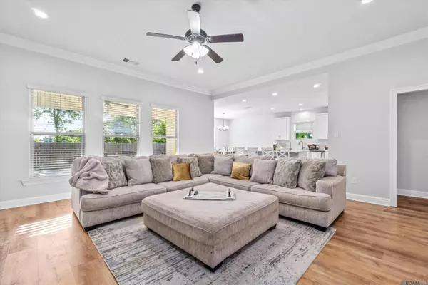 42533 Cedar Park Ave, Gonzales, LA 70737