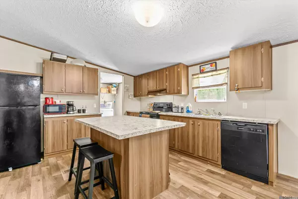 38001 Weiss Rd, Walker, LA 70706