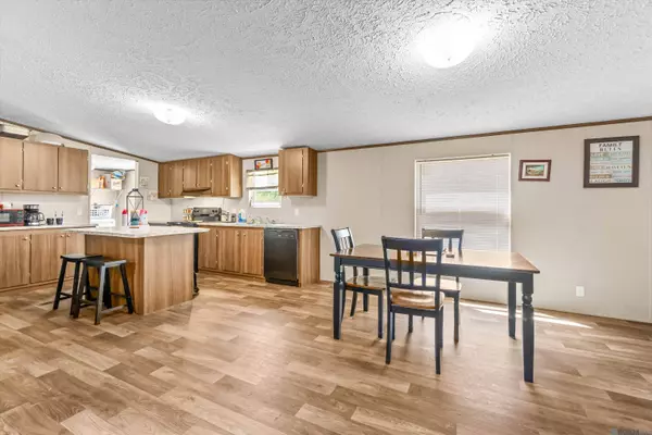 38001 Weiss Rd, Walker, LA 70706