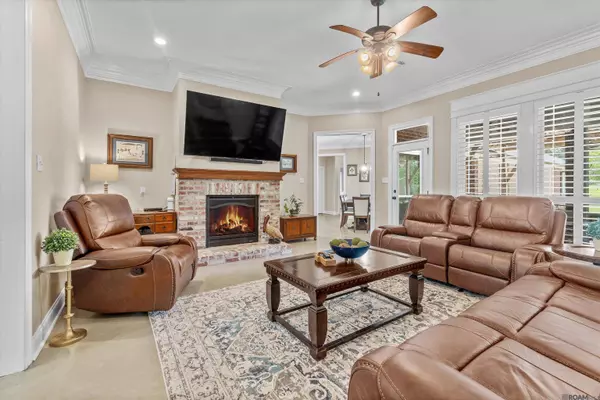 18521 Oakwood Dr, Prairieville, LA 70769