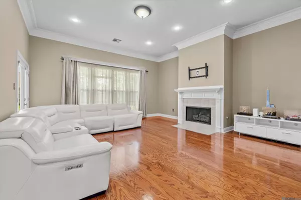 18403 Shadow Creek Ave, Baton Rouge, LA 70816