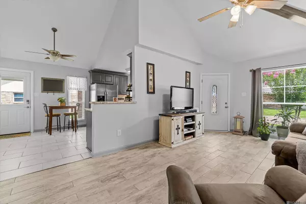 44108 Lake Village Rd, Prairieville, LA 70769