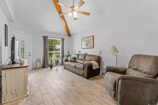 44108 Lake Village Rd, Prairieville, LA 70769