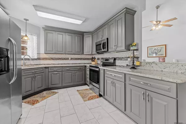 44108 Lake Village Rd, Prairieville, LA 70769