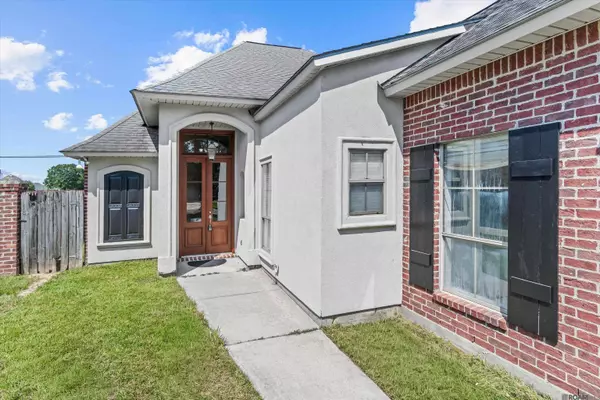2701 Old Towne Rd, Zachary, LA 70791