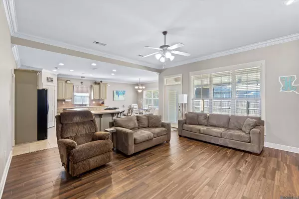 1514 E Tiffani Ave, Gonzales, LA 70737