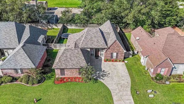 30453 Trace Ln, Walker, LA 70785