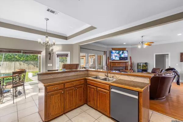 30453 Trace Ln, Walker, LA 70785