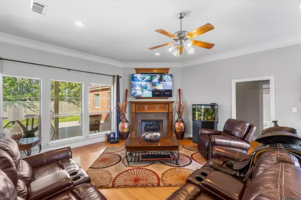 30453 Trace Ln, Walker, LA 70785