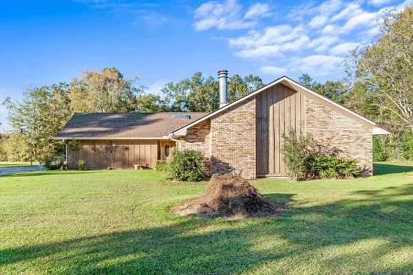 40134 Woodland Ave, Gonzales, LA 70737