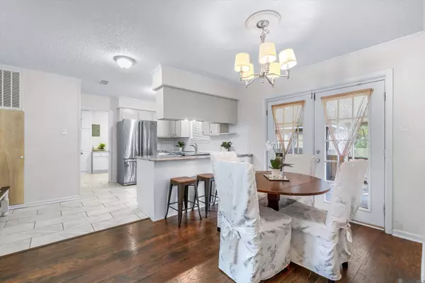 2706 S Magnolia Dr, Baker, LA 70714