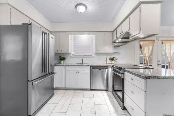 2706 S Magnolia Dr, Baker, LA 70714