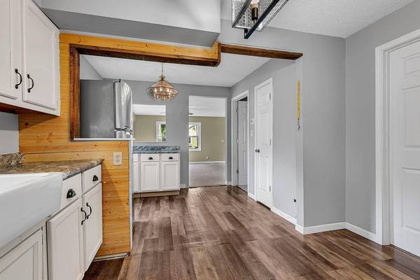 31698 Cedar Crest TRL NE, North Branch, MN 55056