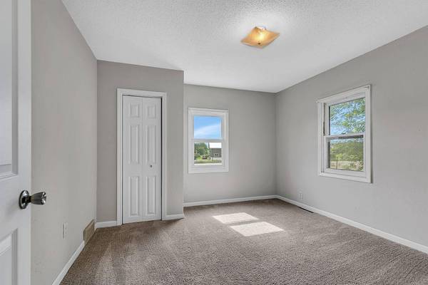 31698 Cedar Crest TRL NE, North Branch, MN 55056