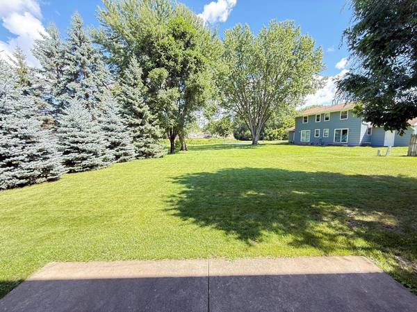 415 Belle Aire DR, Champlin, MN 55316