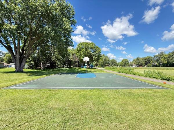 415 Belle Aire DR, Champlin, MN 55316