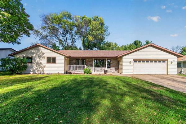 401 Shady LN
