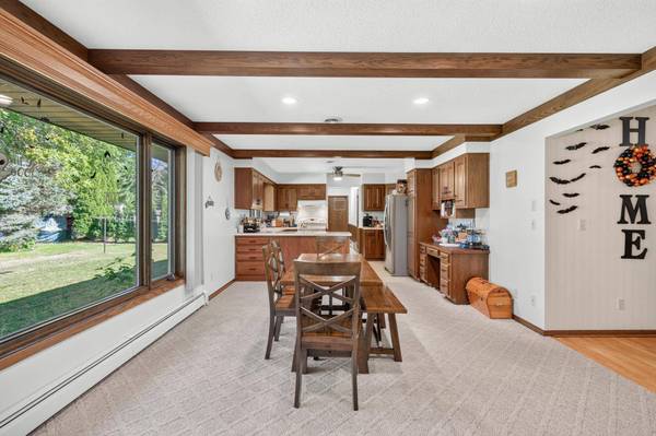 401 Shady LN, Norwood Young America, MN 55397