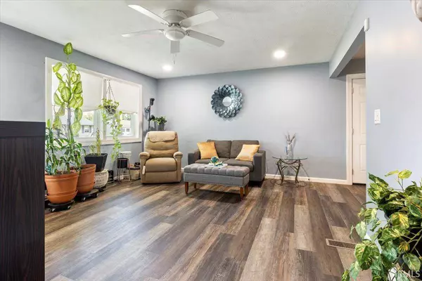 313 E 11Th Street, Brookston, IN 47923-8111