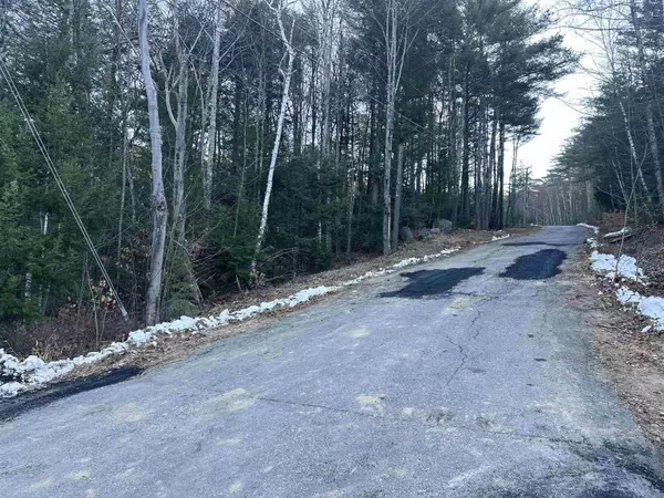 4 Cheshire CIR, Gilford, NH 03249