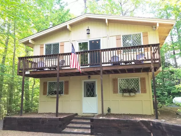 138 Suissevale Ave, Moultonborough, NH 03254-4416