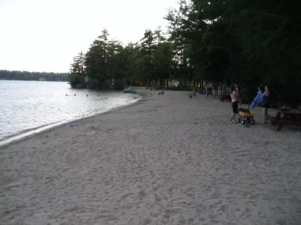 138 Suissevale Ave, Moultonborough, NH 03254-4416