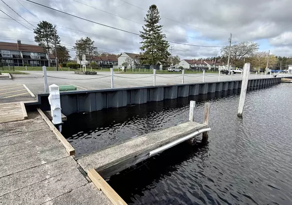 73 Weirs RD #E-1, Gilford, NH 03249