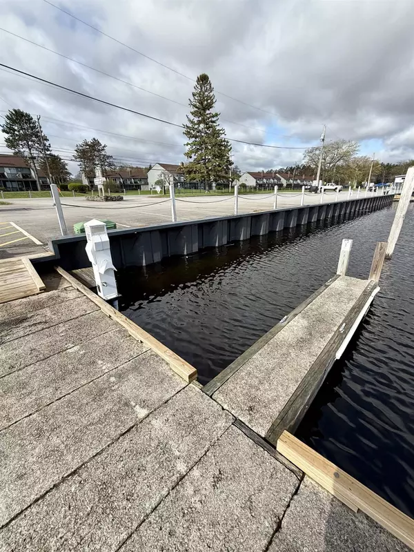 73 Weirs RD #E-1, Gilford, NH 03249