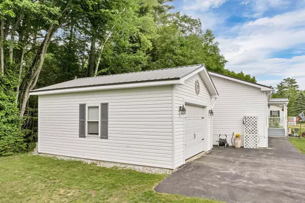 638 Benton DR, Laconia, NH 03246