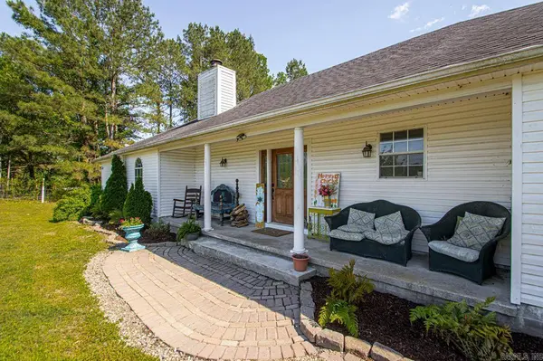 1450 Bowman Trl, Mabelvale, AR 72103