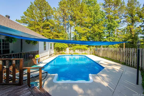 1450 Bowman Trl, Mabelvale, AR 72103
