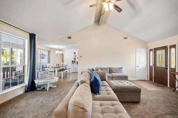 1450 Bowman Trl, Mabelvale, AR 72103