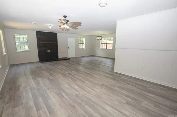 182 Grant 821 Road, Sheridan, AR 72150